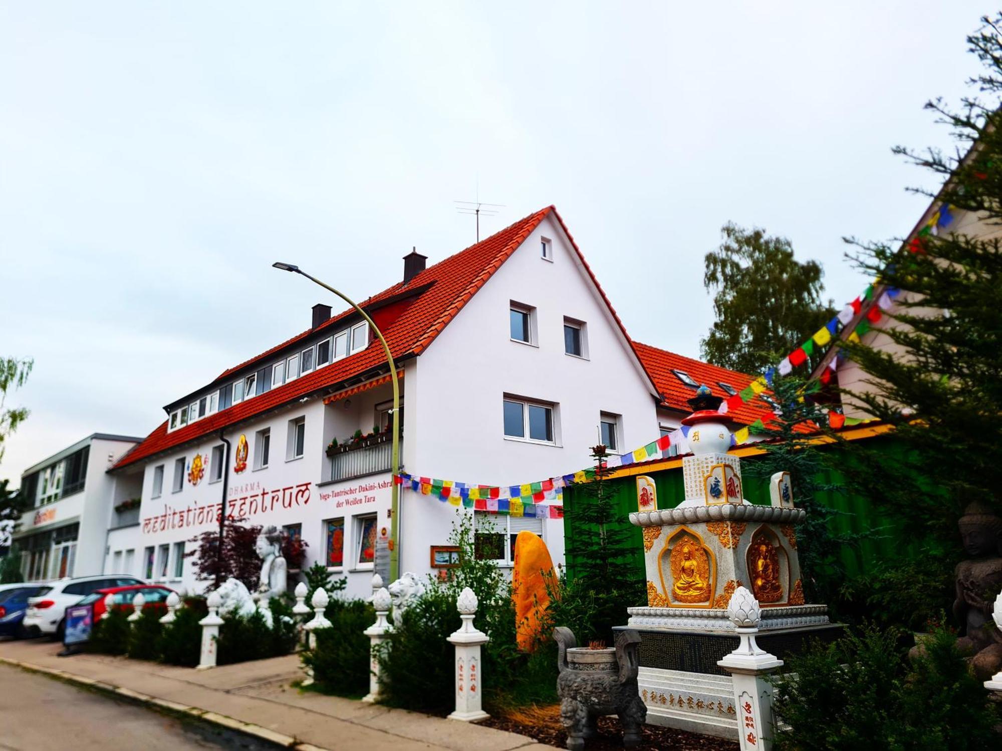 Hotel Seminarhaus Arya Maitreya à Kaufbeuren Extérieur photo